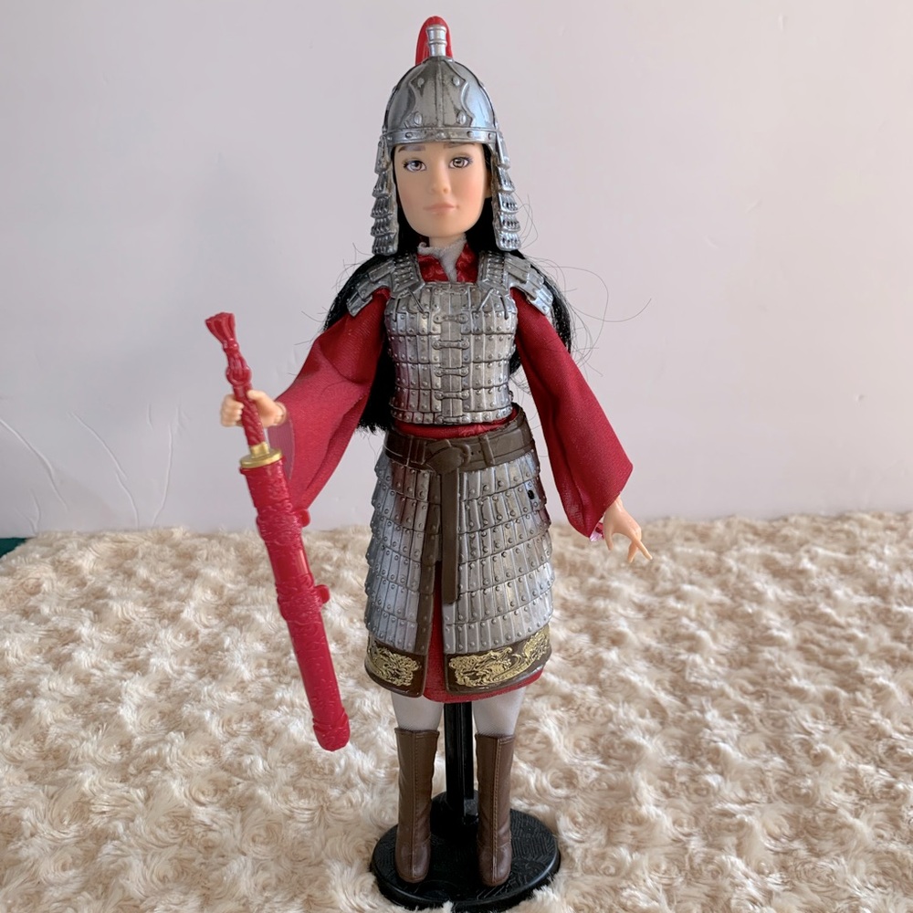 Disney Princess Mulan Two Reflections Doll Set
